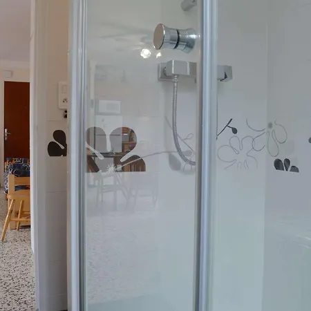 Coquet A 100m De La Plage, Quartier Calme, Parking Privatif, Balcon - - Fr-1-225-670