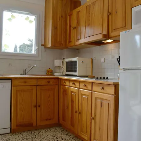 Coquet A 100m De La Plage, Quartier Calme, Parking Privatif, Balcon - - Fr-1-225-670 Apartment *